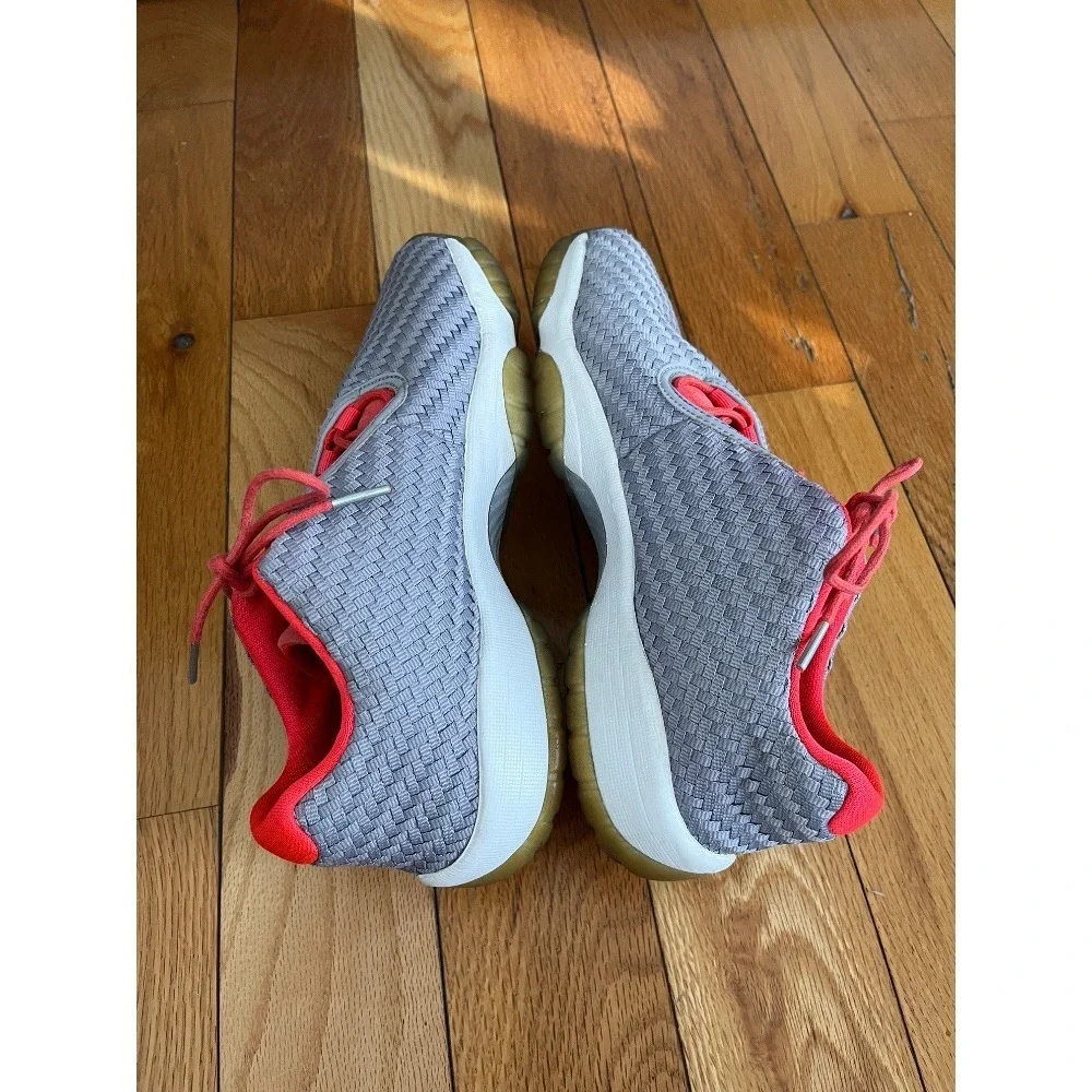 Air Jordan Future Low Wolf Grey/White/Infrared Big Kids‎ Size 7